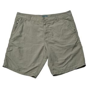 Outdoor Life Green Light Weight Cargo Shorts Multi Zip Pockets